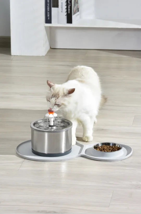 2.5L Eco-Friendly Stainless Steel Cat Water Fountain SUS 304 Pet Dispenser Waterproof Mat Metal Bowl Feeder Charge-Powered Solid